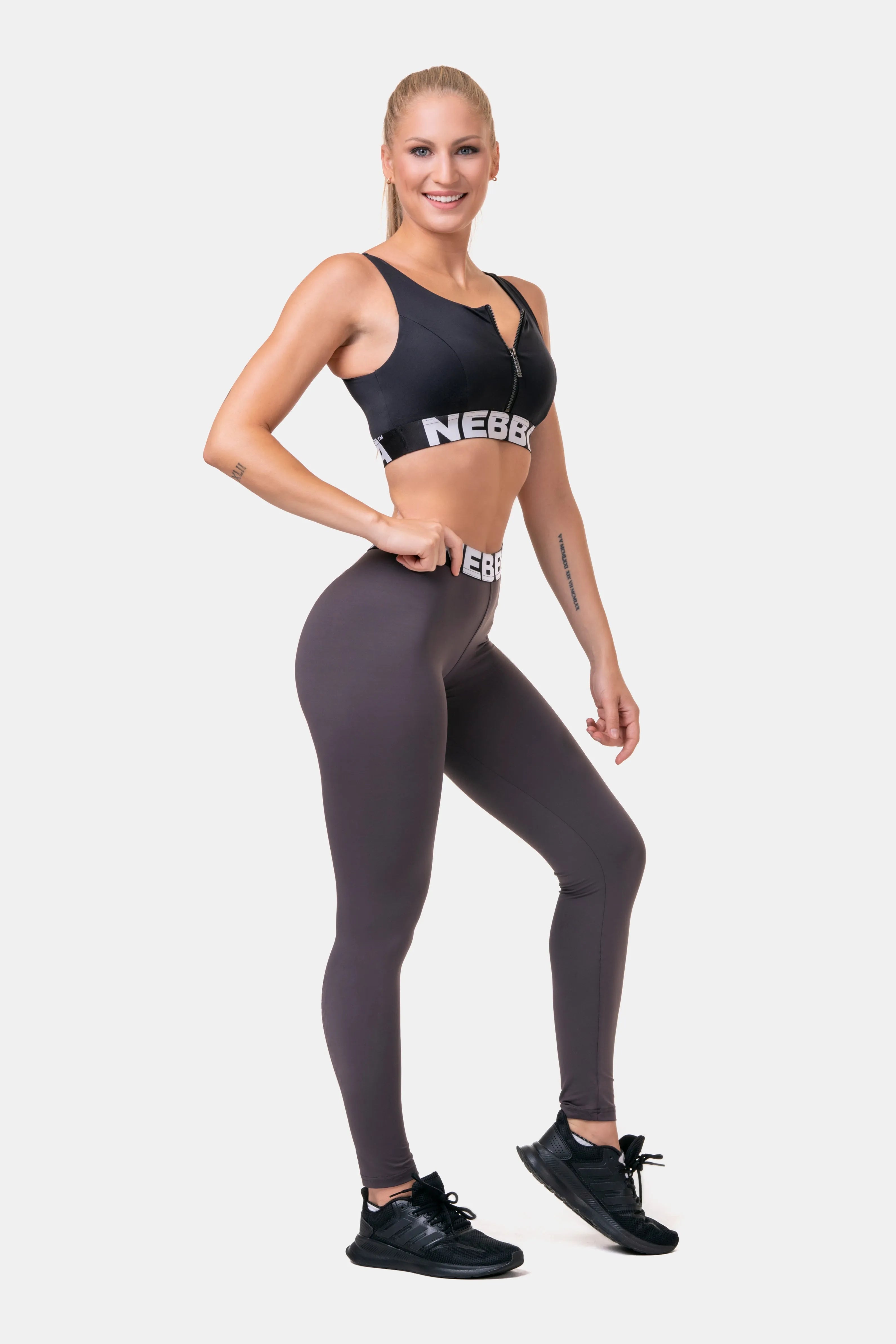 NEBBIA Squat HERO Scrunch Butt leggings/Träningstights, marron