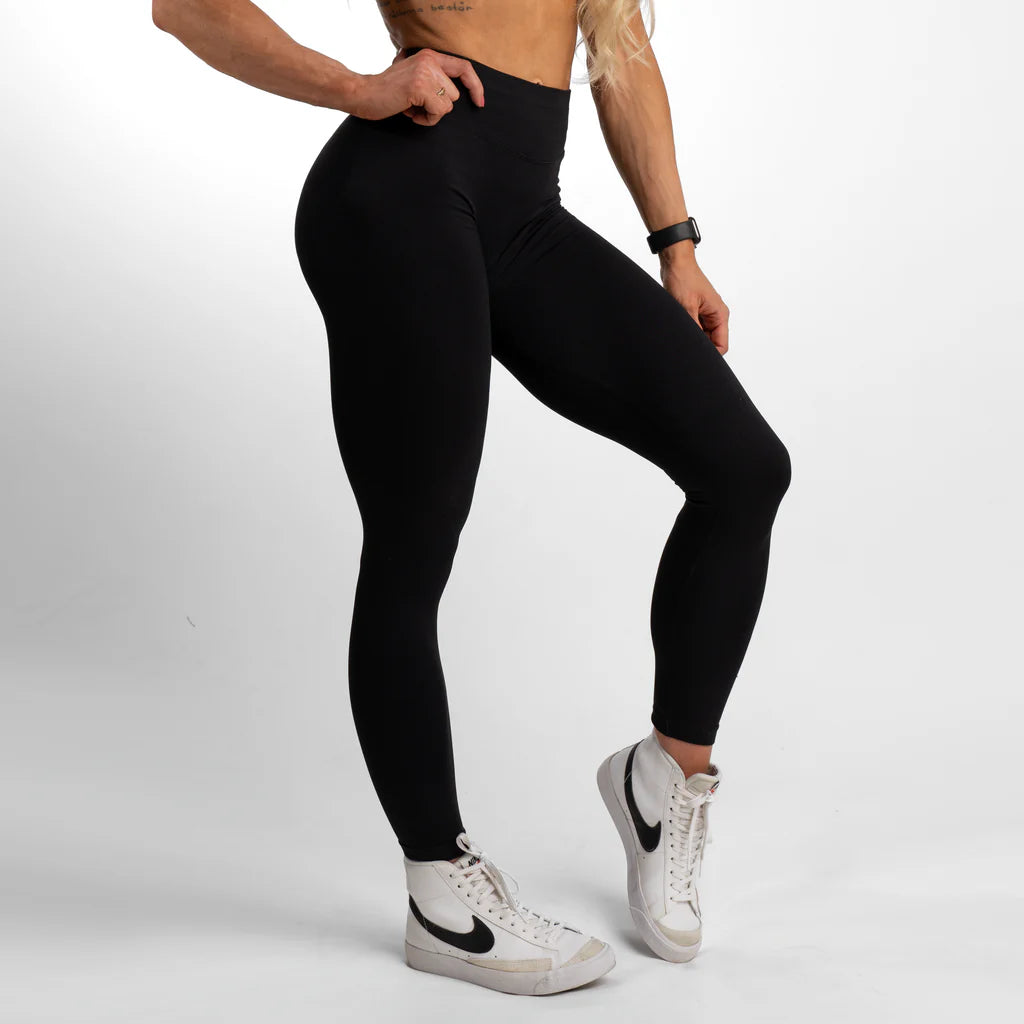 YOU AGAINST YOU Embrace Scrunch Tights/Träningstights - Black