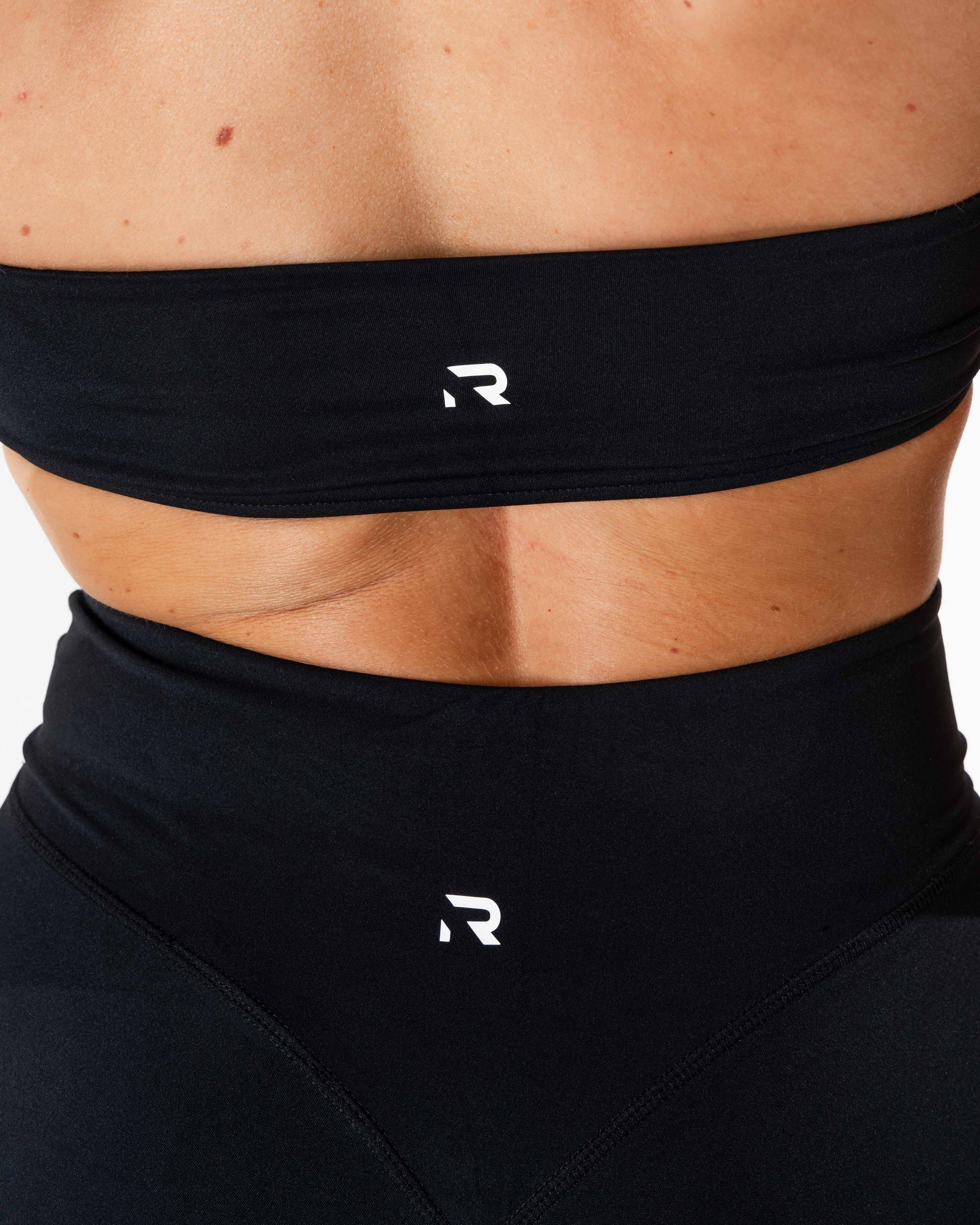 RELODE Mute Halterneck Top/Sports-BH - Sort